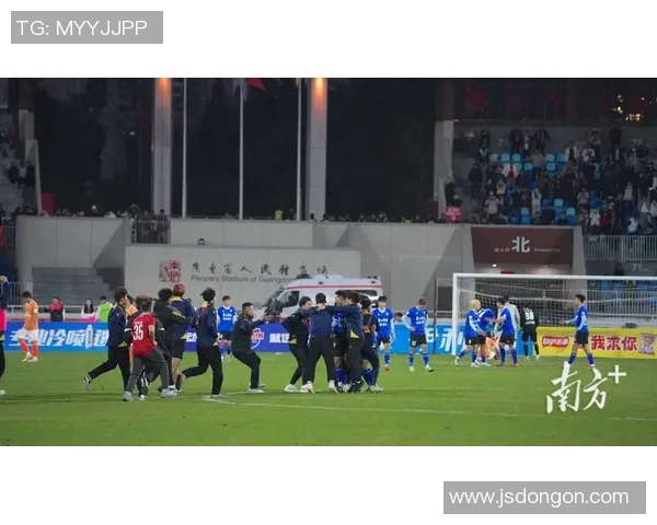 深圳足球队以75分领跑冠军赛积分榜展现强劲实力